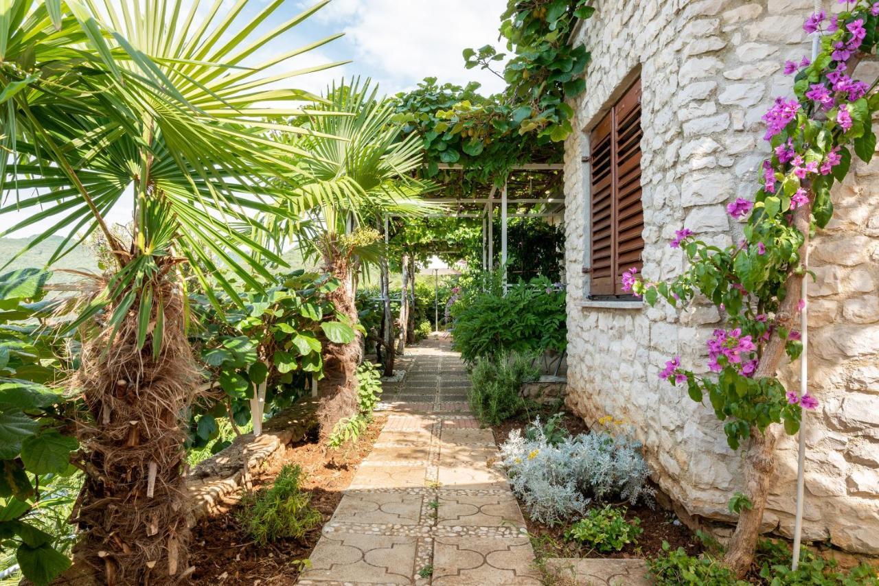 Apartments Mandica Rabac Exterior photo