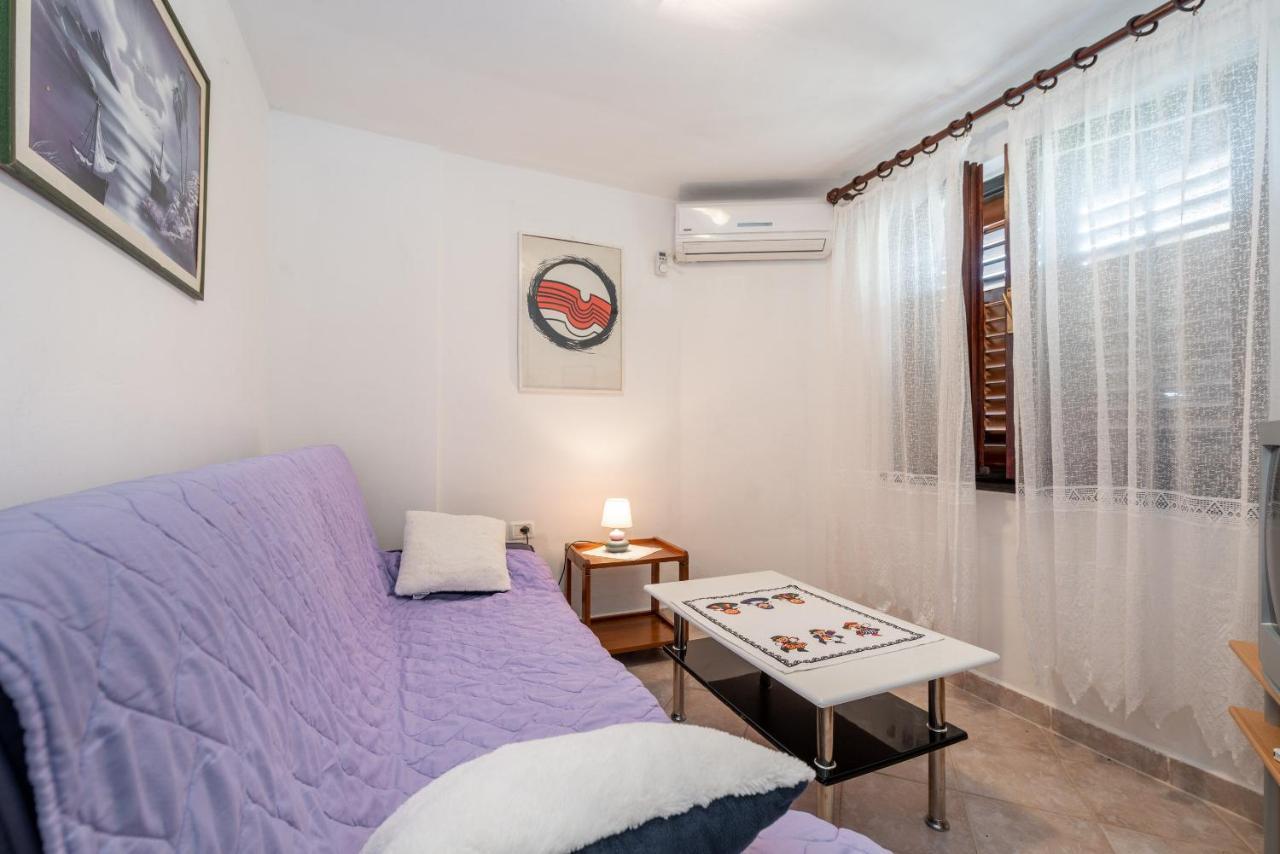 Apartments Mandica Rabac Exterior photo