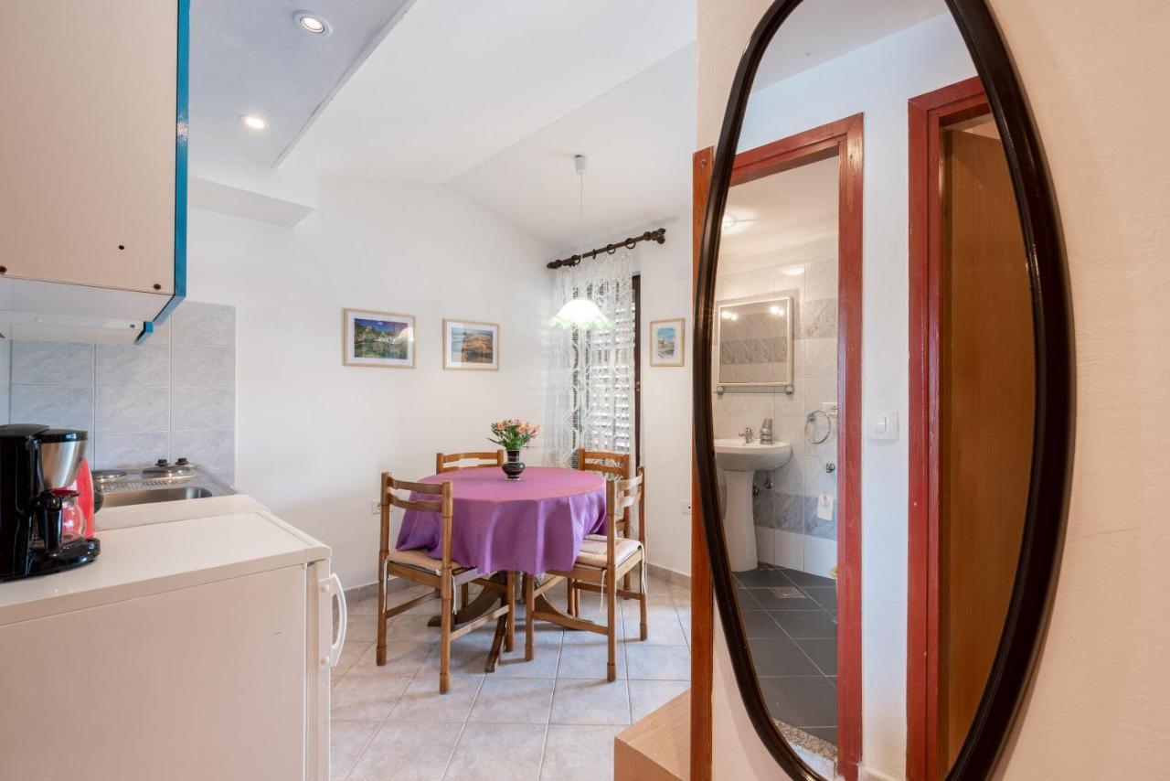 Apartments Mandica Rabac Exterior photo