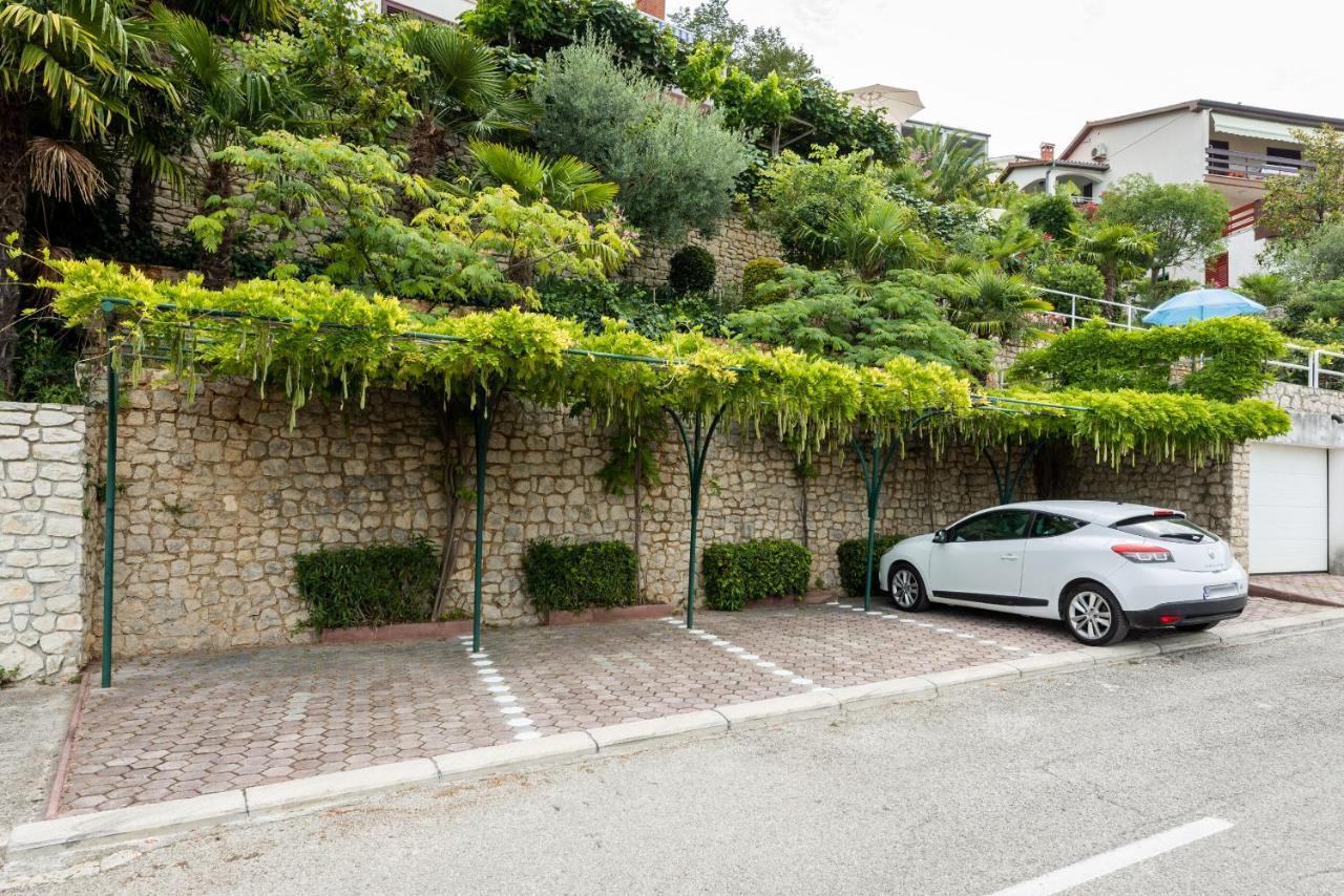 Apartments Mandica Rabac Exterior photo