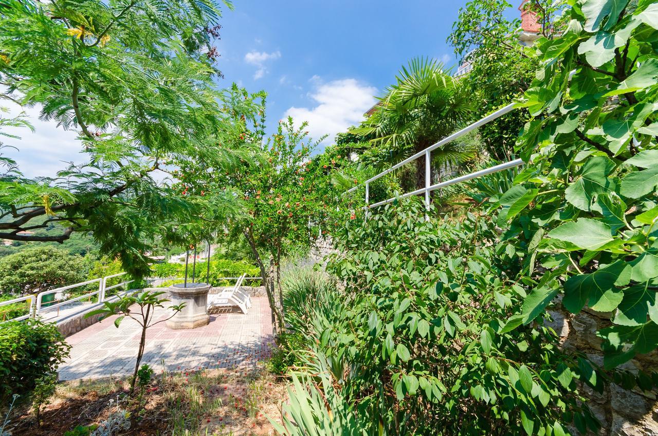 Apartments Mandica Rabac Exterior photo