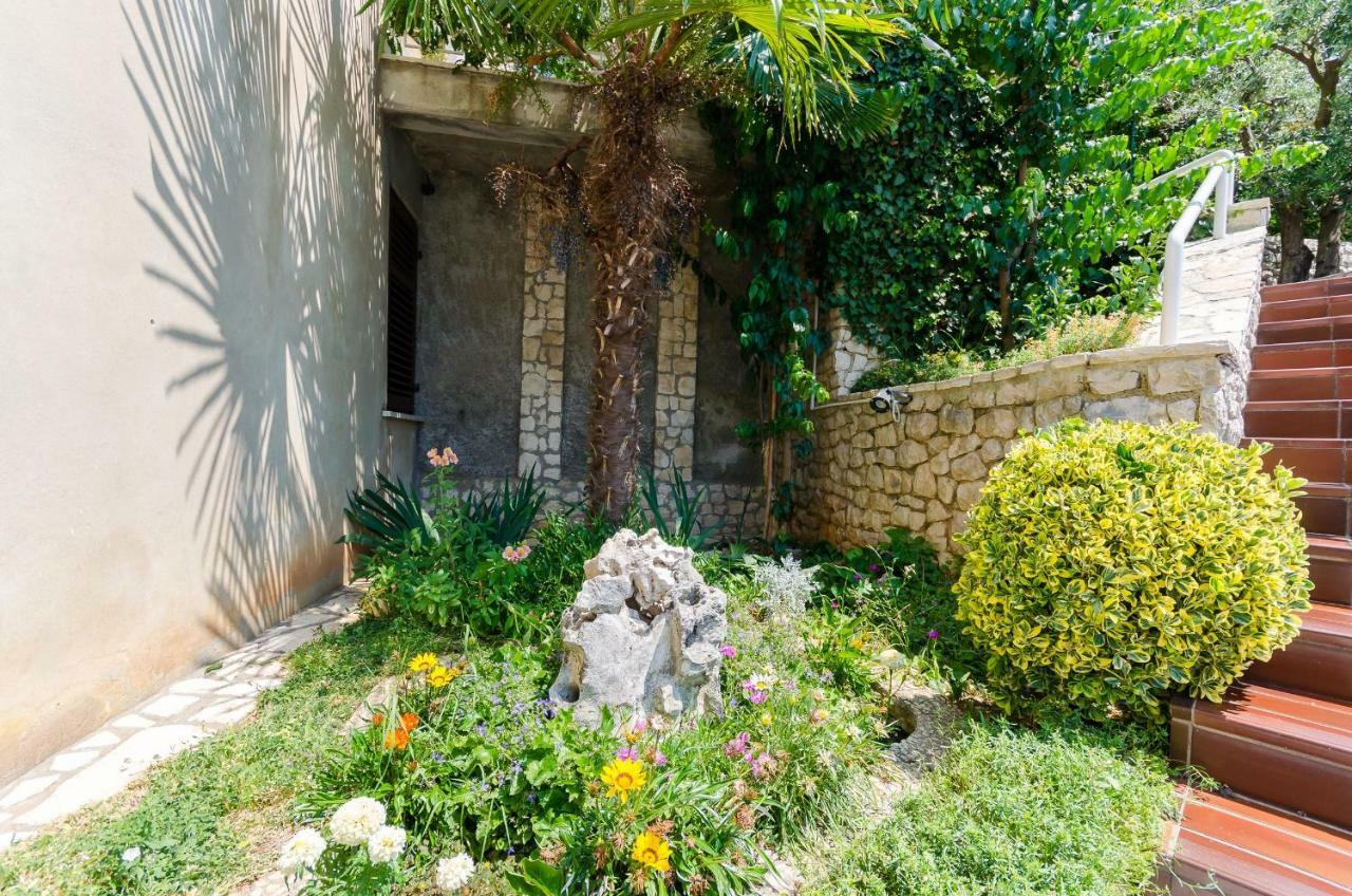 Apartments Mandica Rabac Exterior photo
